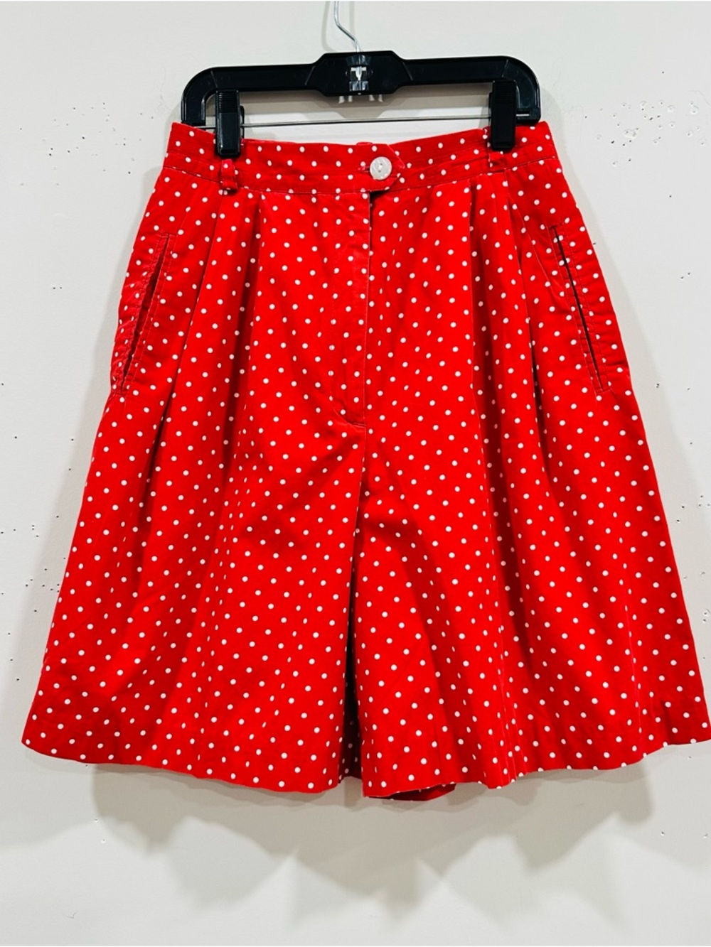Vintage Breeches Red Polka Dot Shorts  100% Cotton Made in USA Size 6 Retro‎